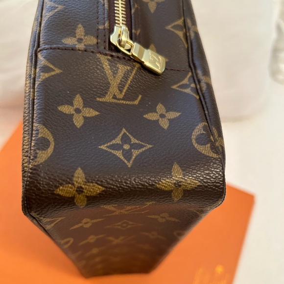 Authentic Clean Louis Vuitton Monogram Trousseau 🥰 - Picture 7 of 14
